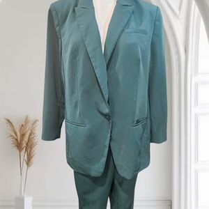 Elegant Teal Woman's Suit